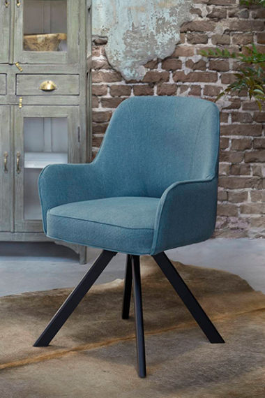 Dining room chair Kenny X in a gray-blue fabric with a black X-leg.