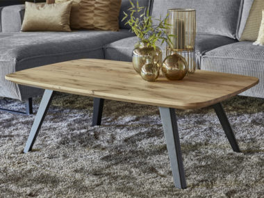 Organic coffee table with metal straight legs