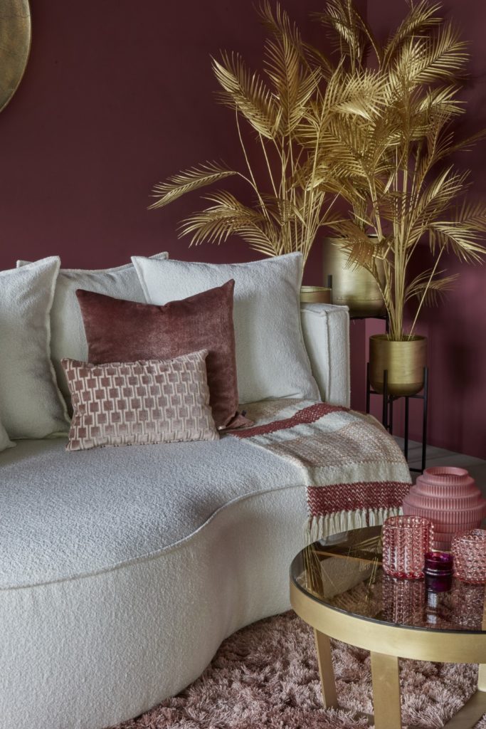 25. Royal Color Lounge sofa Adèle Detail (velká)