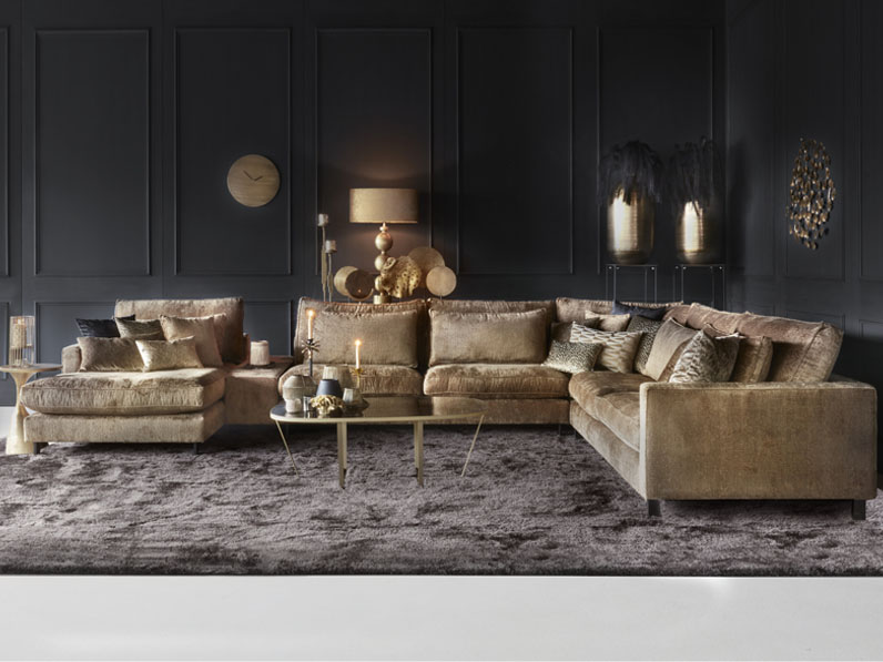 Rohová sedací souprava / Obývací kout Gigi s mnoha sedadly v měkké látce zlaté (brandy).