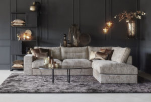 Corner sofa Noëlle, interior with dark colors