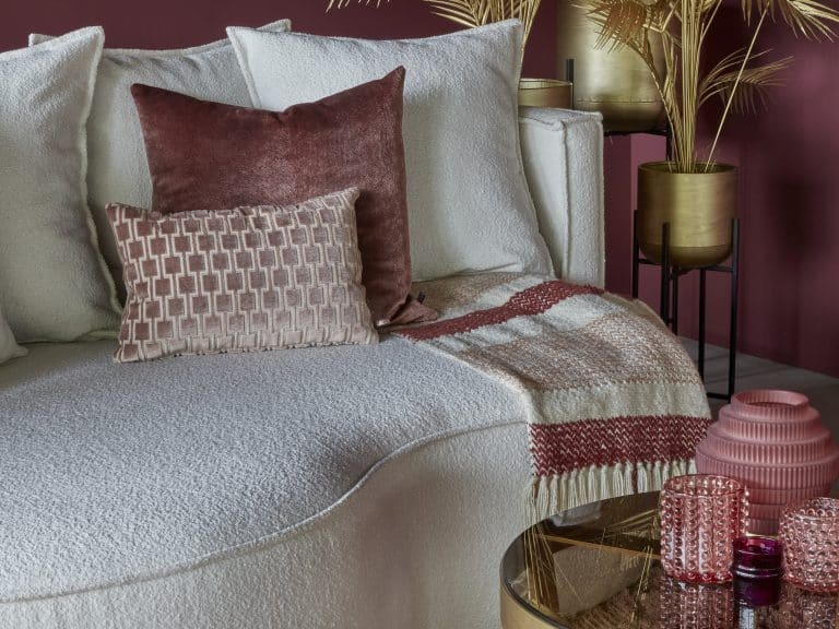 25. Royal Color Lounge Sofa Adèle Detail