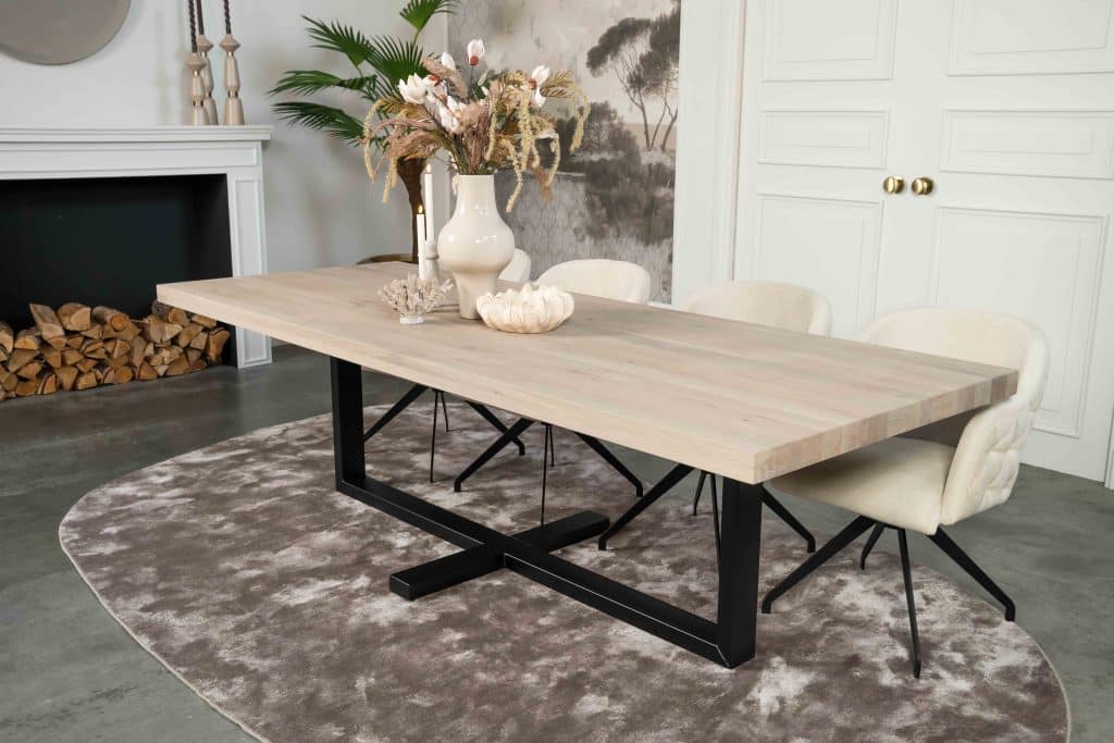 The rectangular Granville dining table with a metal cross leg of Room108
