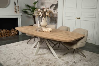 La table à manger ovale danoise Montpellier avec un pied araignée blanc/crème de Room108
