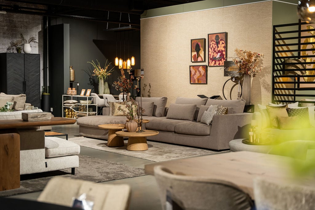 Innenansicht des Room108-Geschäfts in Rotterdam mit modernem und einladendem Design.
