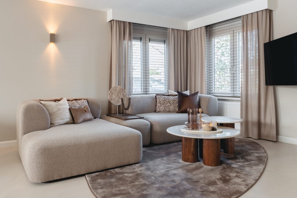 BINNENKIJKEN BIJ IRIS: EEN HOTEL CHIQUE INTERIEUR MET KLASSIEKE ELEMENTEN